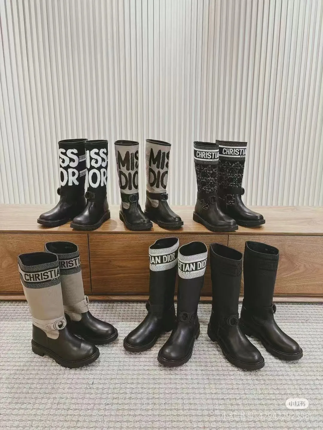 👟👟Ex-factory price 560👟👟 Dior color-blocking new boots for autumn and winter, the latest electric embroidery color-blocking letter logo for autumn and winter, round-toe high-top knight boots for women, Material: first-layer cowhide stitched with electric embroidery fabric, sheepskin lining for feet, original molded TPU outsole Size: 35-40 yards